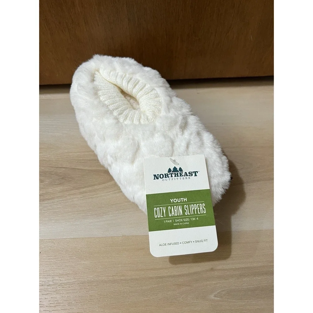 NWT Northeast Outfitters Cozy Cabin Aloe‎ Infused Slippers IvoryYouth 13K-4